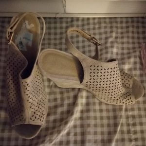 Chinese Laundry Matilda Suede Wedges - 8.5M